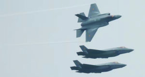 Industry minister pushing F-35 maker for economic benefits in Canada